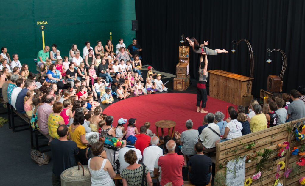 The╠u Perche╠u @Prise De Pied ┬®jean Pierre Delpeyrou